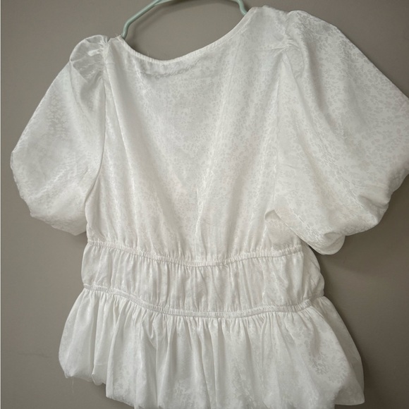 ASTR Women's Silky Floral Puff Sleeve Front Tie Blouse - Picture 6 of 7